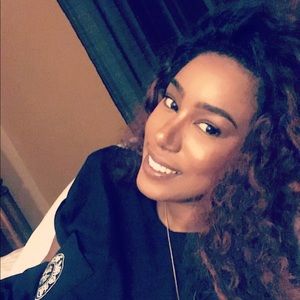 Meet your Posher, Reana