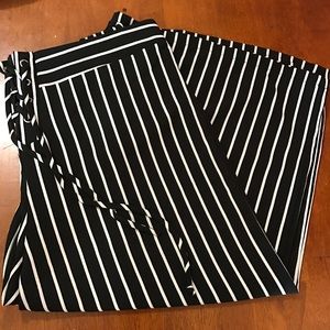 👠Agaci Breezy Capris in Large👠