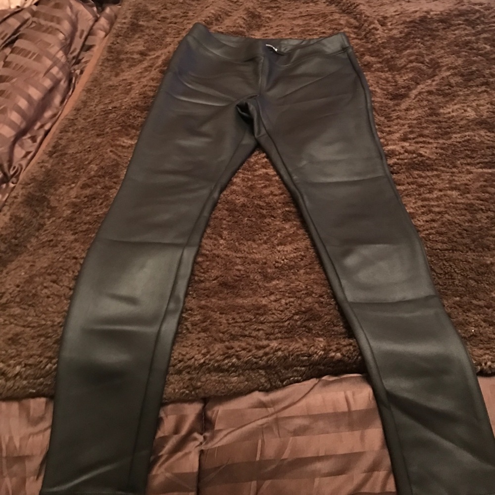 Black leggings size small from express