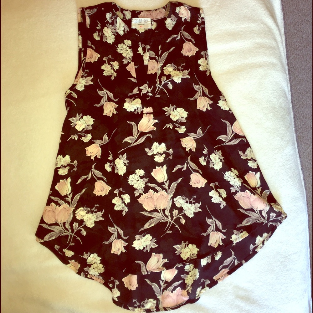 Sienna Sky Black Floral Tank