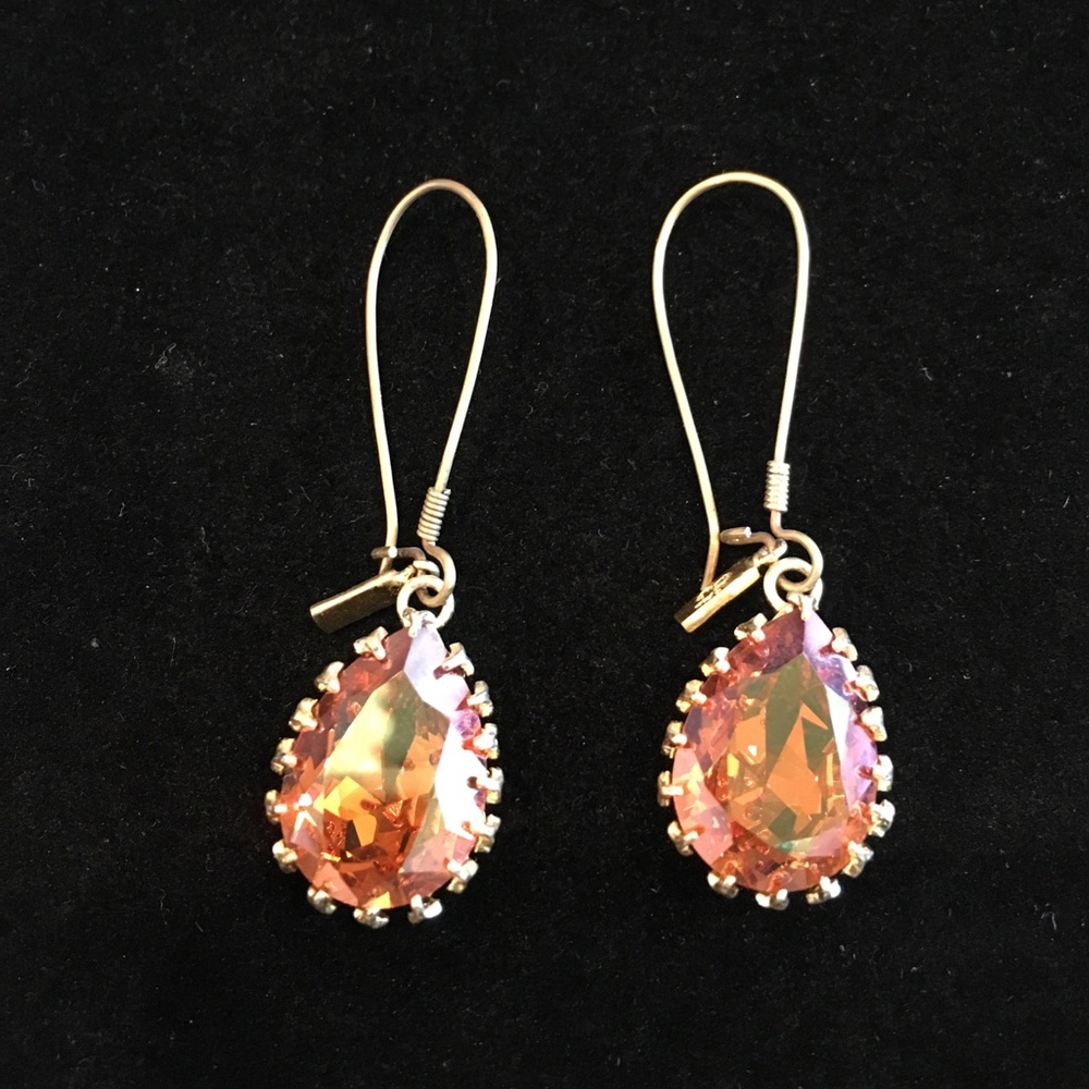 NWT! Topaz Swarovski crystal earrings!