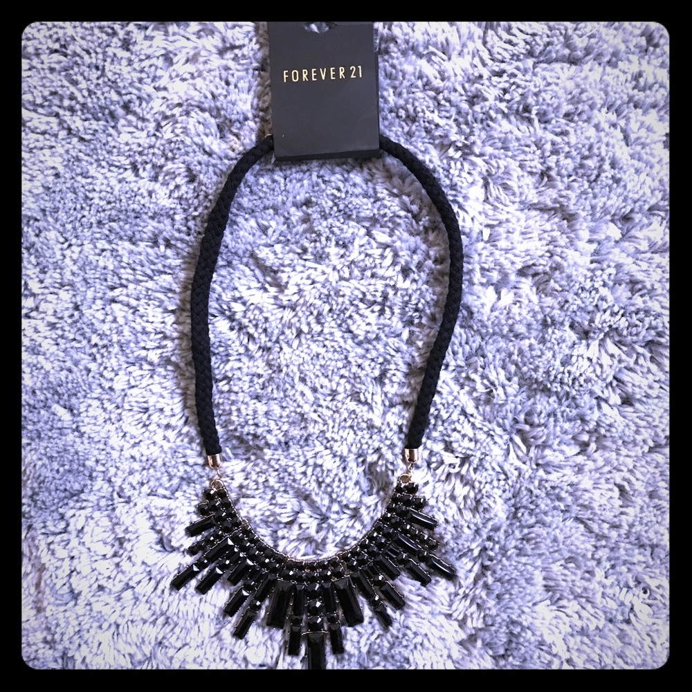 FOREVER 21 ROPE NECKLACE