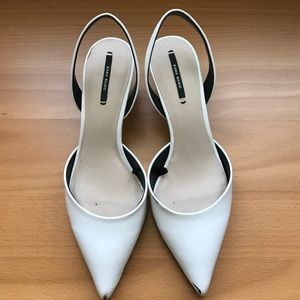 Zara White Pointy Toe Short/Kitty Heel Pump