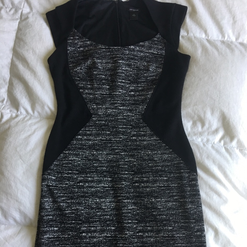 Ann Taylor Comfy Work Dress - Size 0