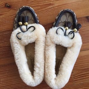 Coach bedroom slippers
