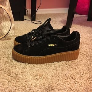 Black fenty creepers