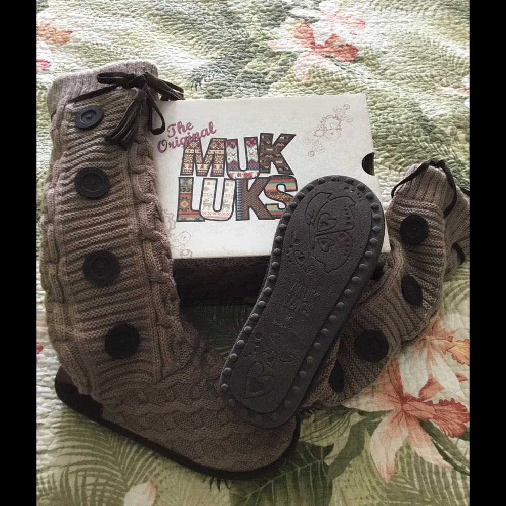 Cloth like, winter boots