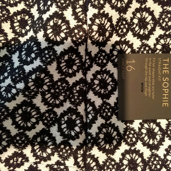 New with tags Straight leg Lane Bryant pants - Picture 4 of 5