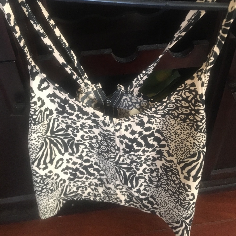 Leopard print Urban Outfitters crop top