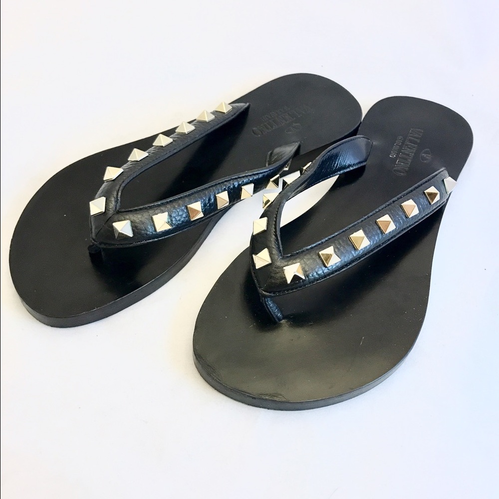 Valetino Rockstud Black Leather Flip Flops
