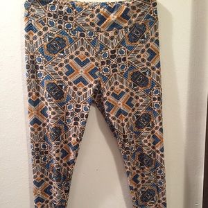 Lularoe tall and curvy leggings