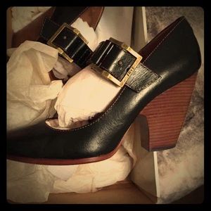 Frye Mary Jane pumps