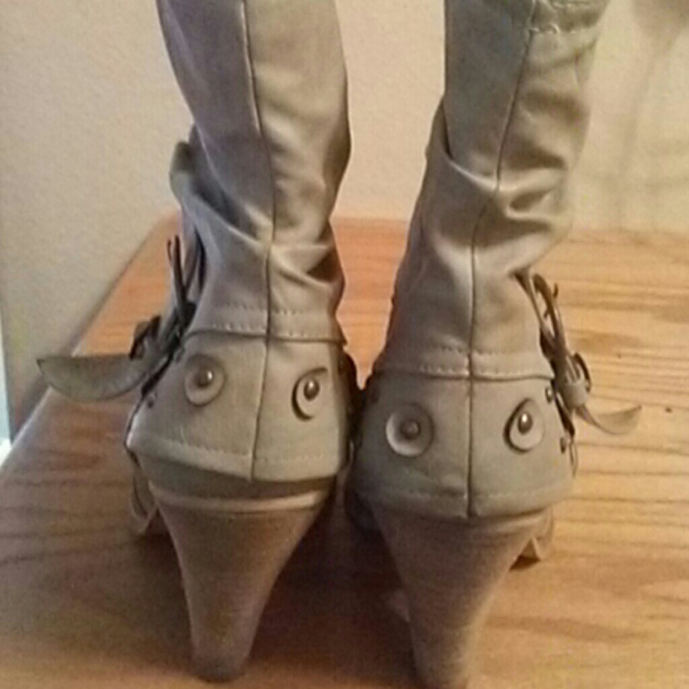Tan booties - Picture 4 of 4