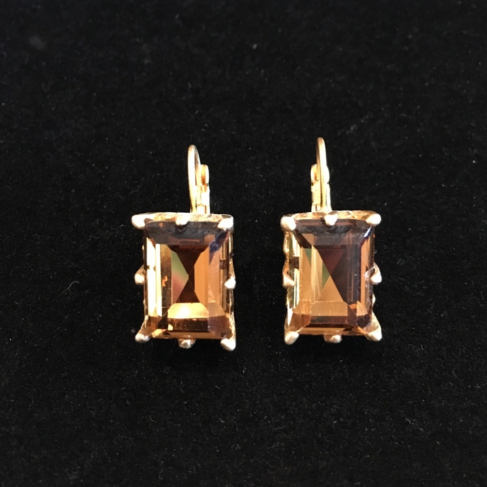 NWT! Smokey quartz Swarovski crystal earring!