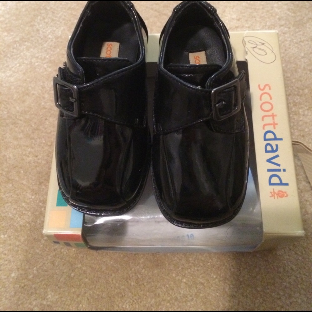 Patent leather dress shoes