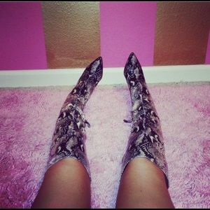 Pointy snake print heels