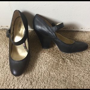 Cute Seychelles Leather Mary Jane heels 7.5