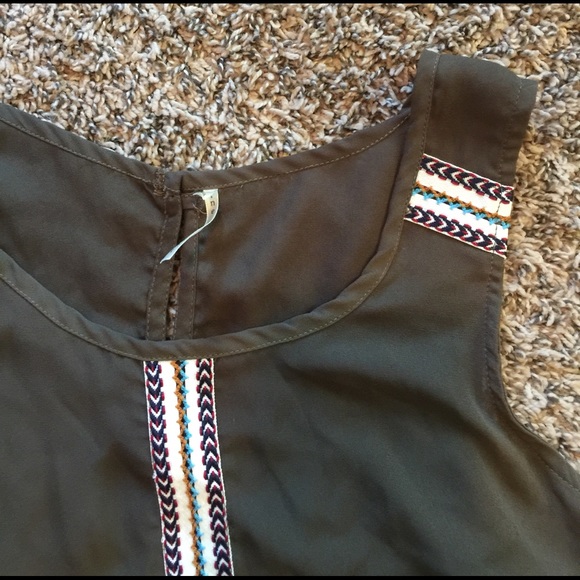 Olive tunic - Picture 2 of 2