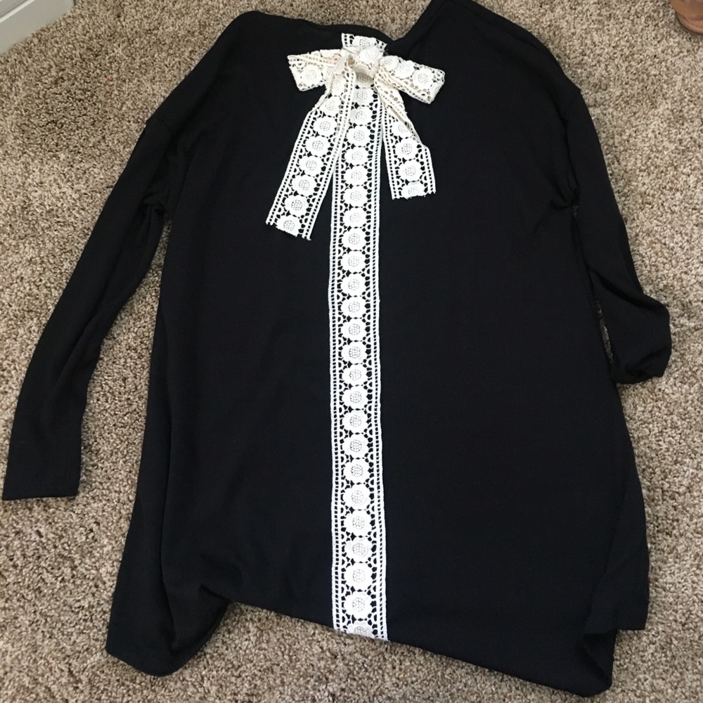 Lace back Tunic Top