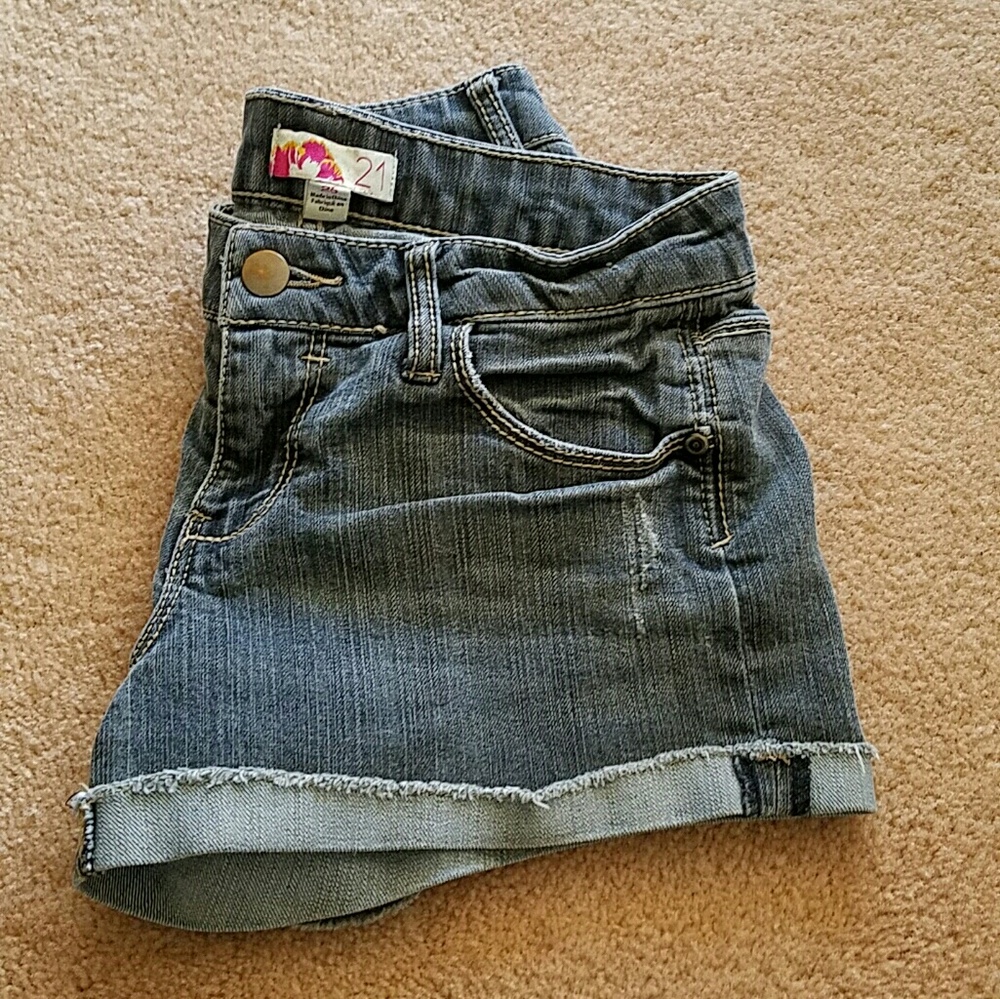 *Sold* 21 Denim Gray Jean Shorts