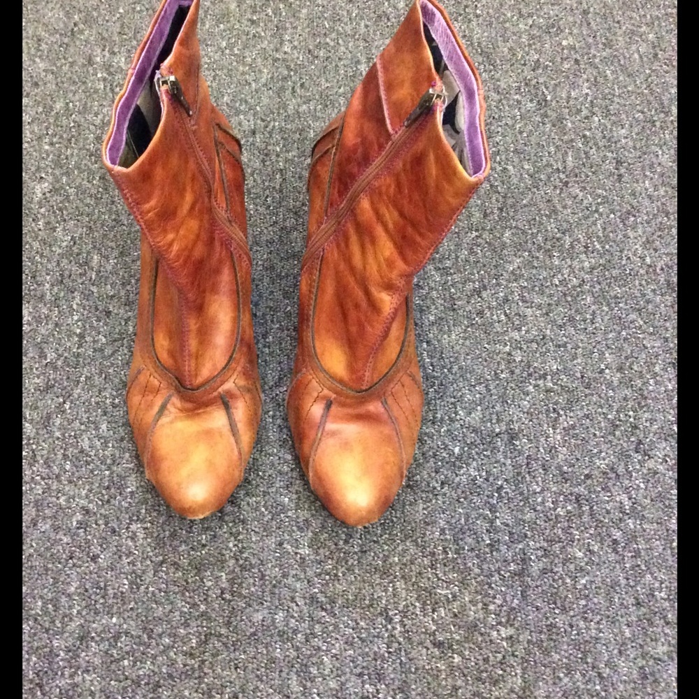 Kenzie Tulip Ankle Boot