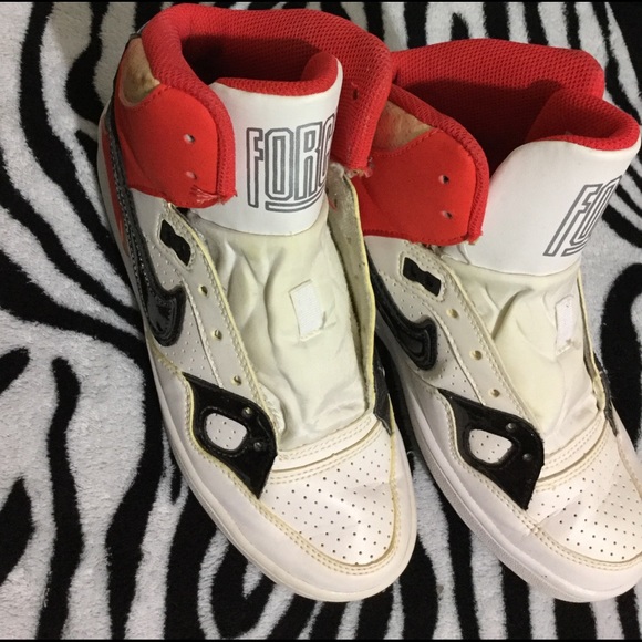 Nike shoes - Picture 4 of 7