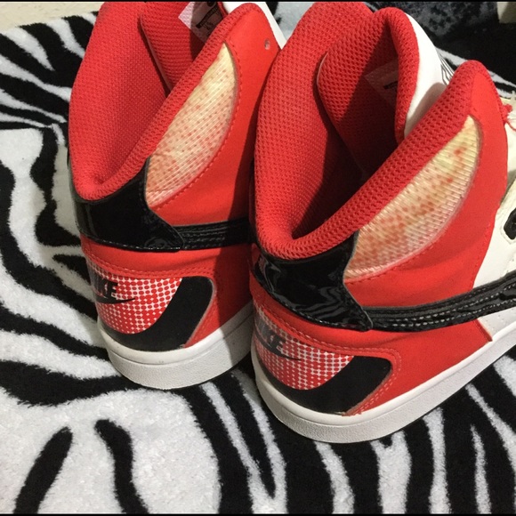 Nike shoes - Picture 5 of 7