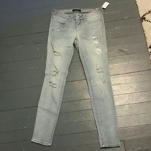 SALE Aeropostal Light Wash Jeans Rip Jegging