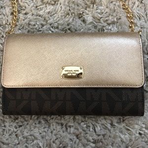 Michael Kors jet set chain link cross body purse