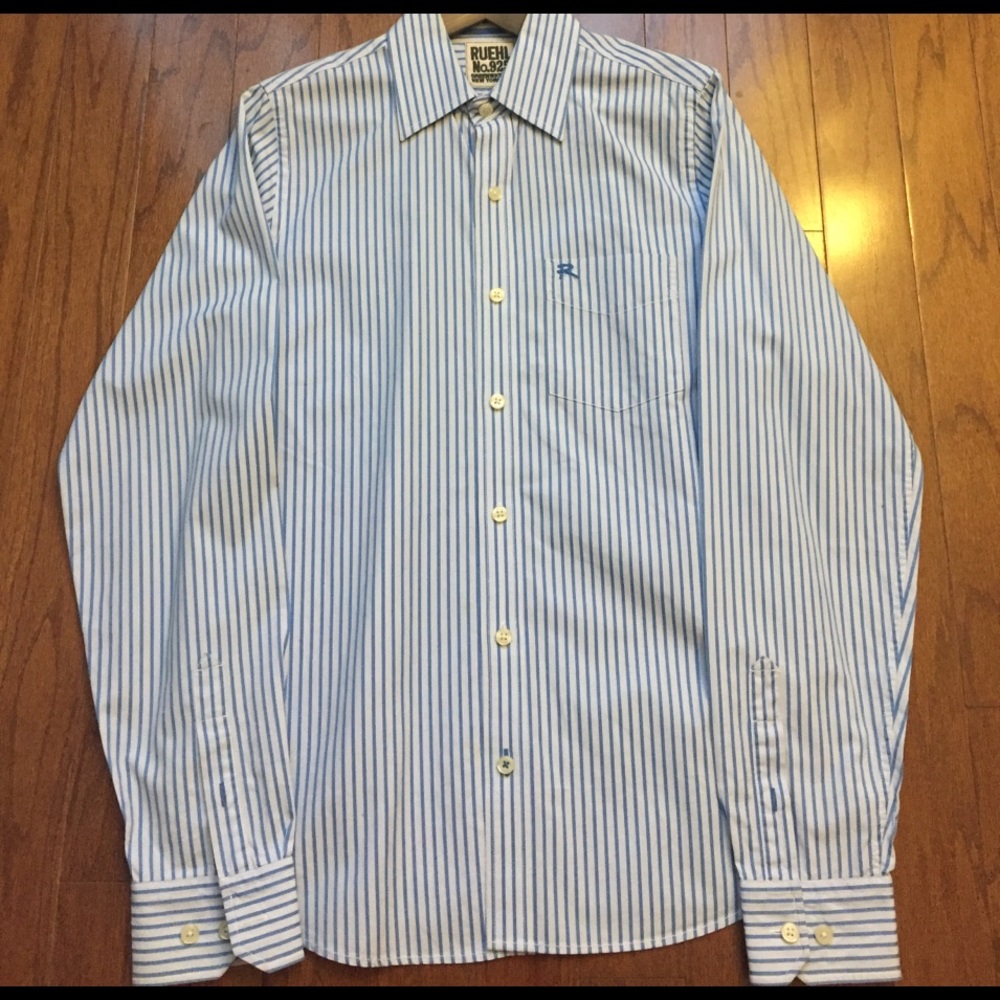 Men's Medium dress shirt by Ruehl No. 925