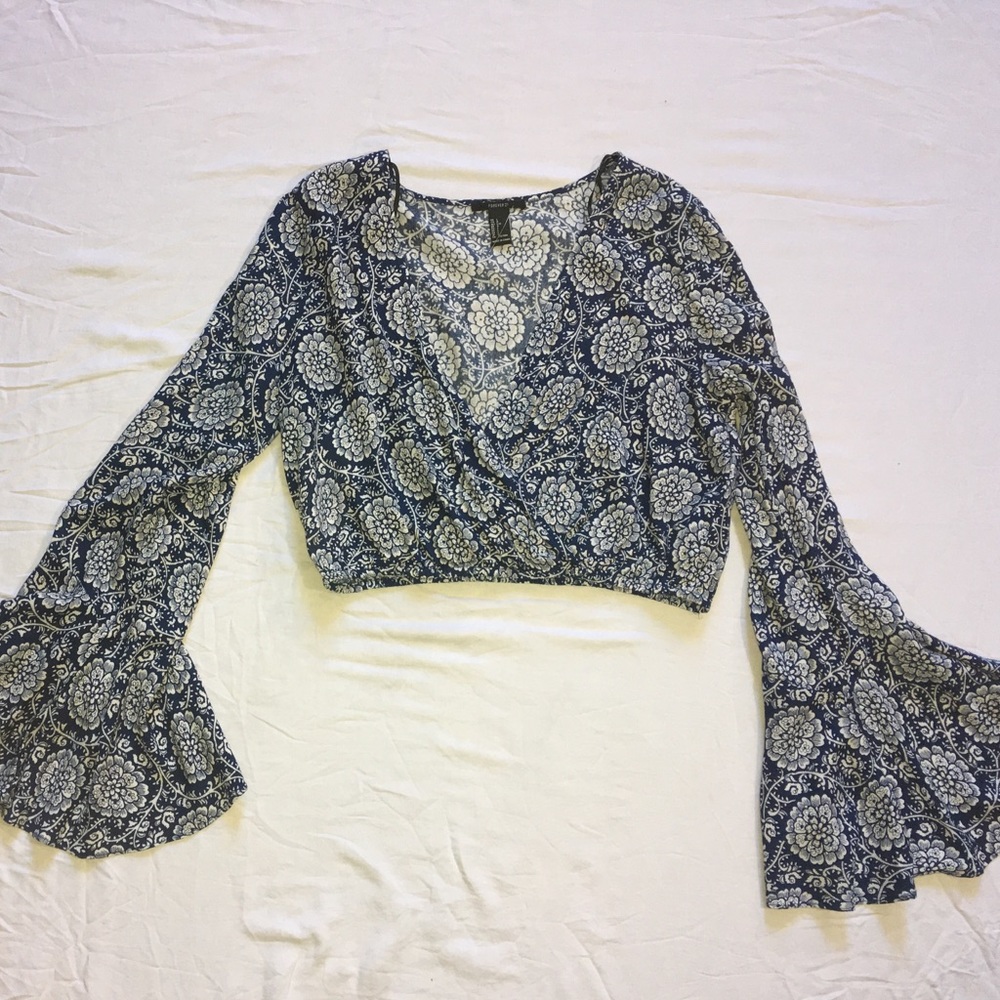 Flared Sleeve Crop Top