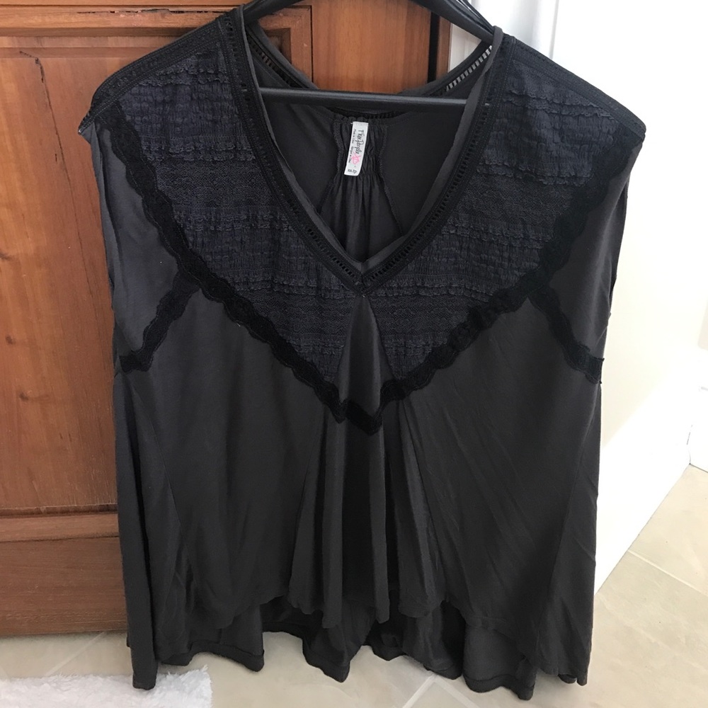 Black Free people summer short sleeve top!