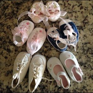 Lot of 5 infant baby newborn shoes size 0 & 1