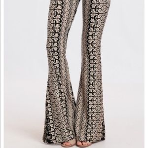 Novella Royale Janis Bells