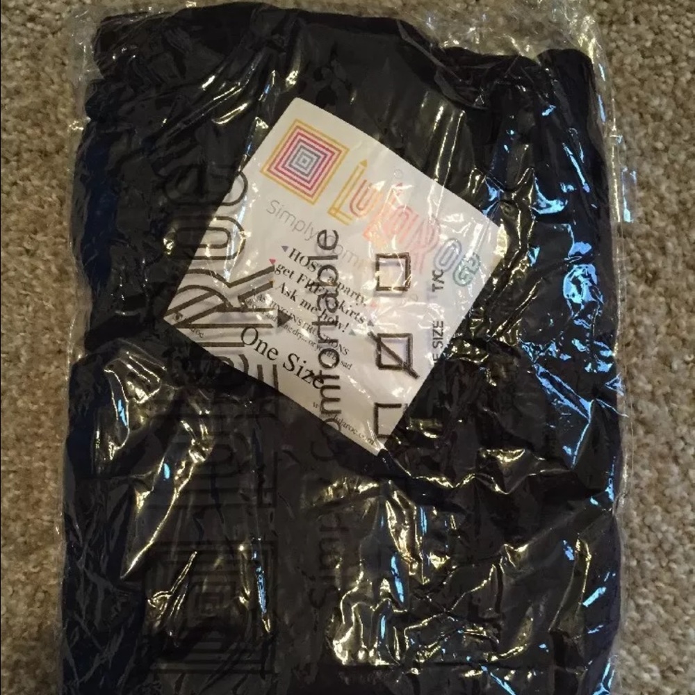 Lularoe solid black leggings OS