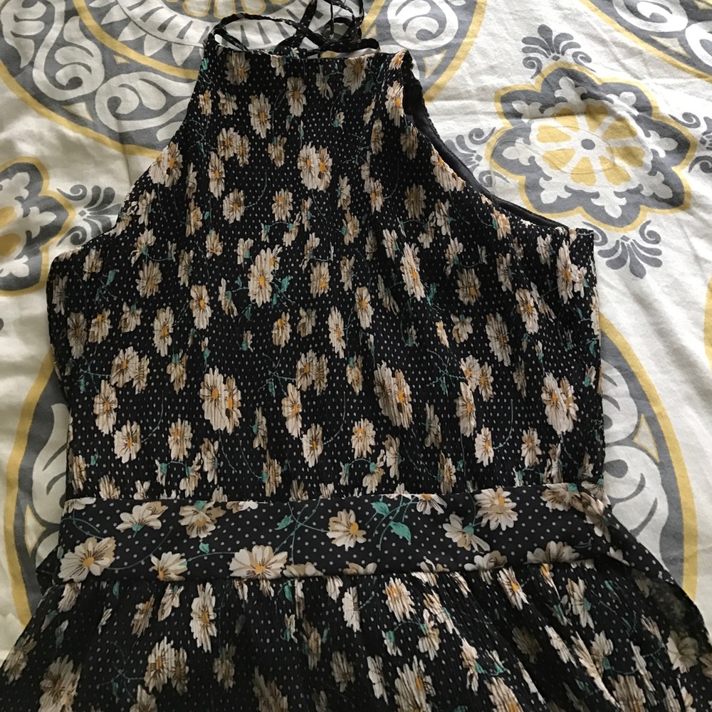 Romper - Picture 2 of 3