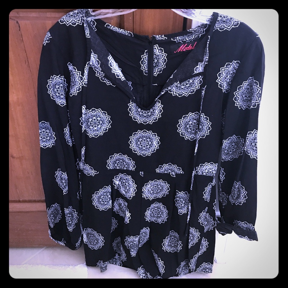 Black and white patterned romper!