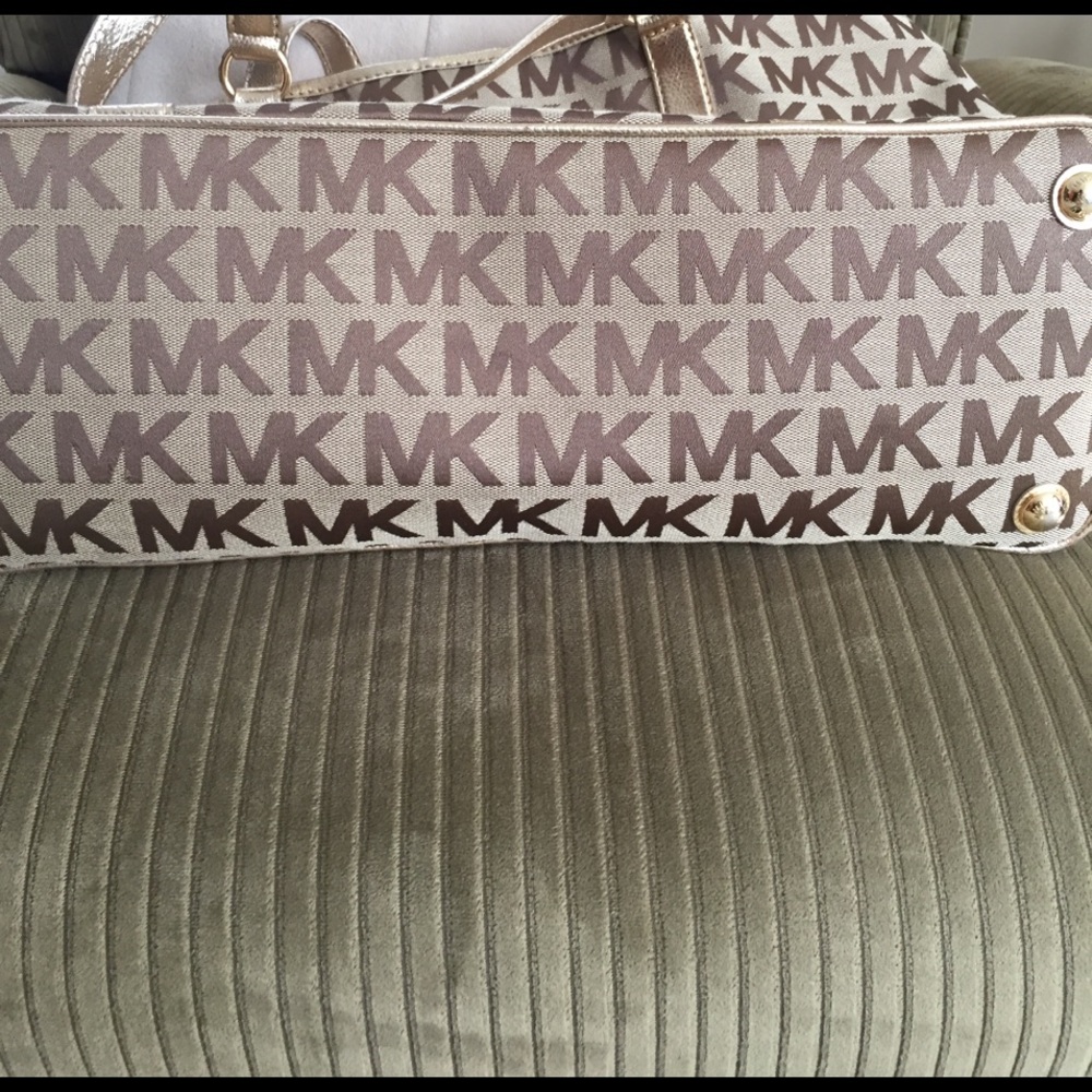 Authentic Mk tote - Picture 3 of 3