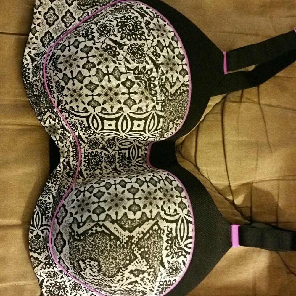 Ambrielle Sports Bra