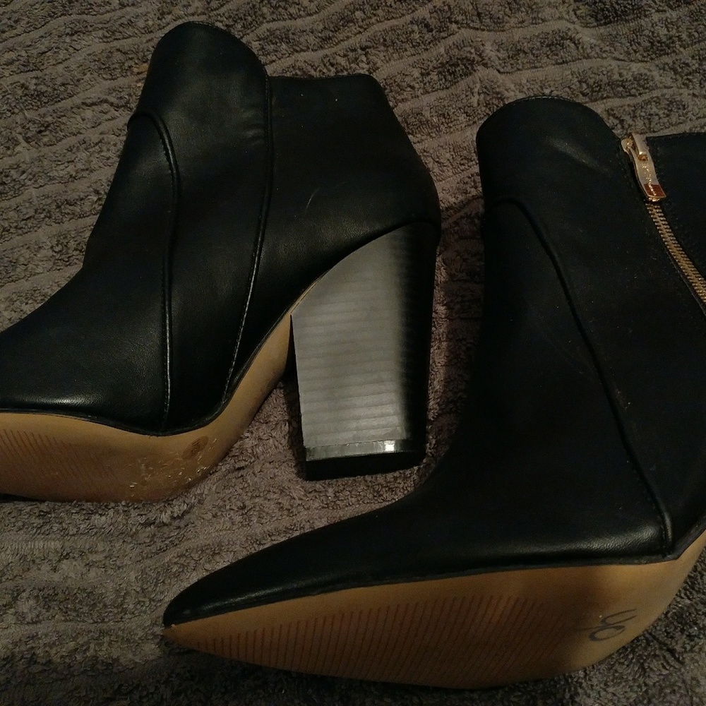BCBG Ankle Boots - Picture 3 of 3