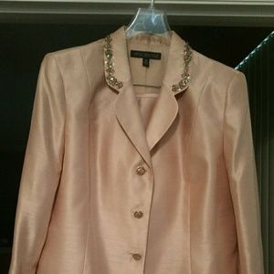 Ladies Skirt Suit