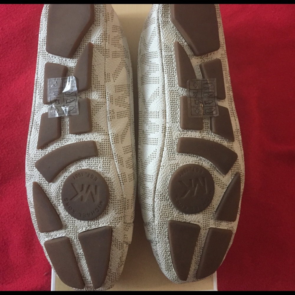 Michael kors  shoes - Picture 2 of 2