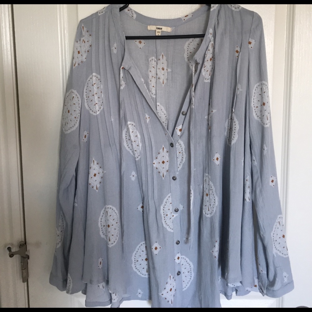 NWOT Flowy Boutique Top