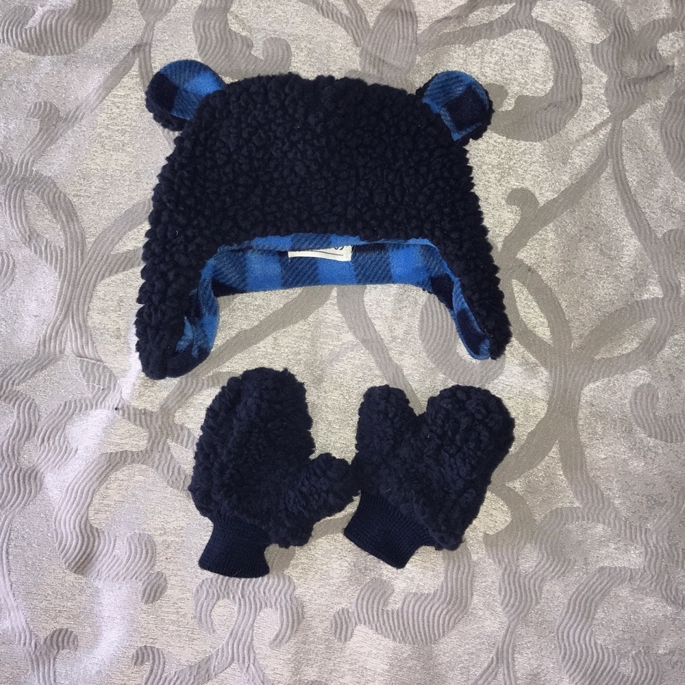Children's Place hat and mittens
