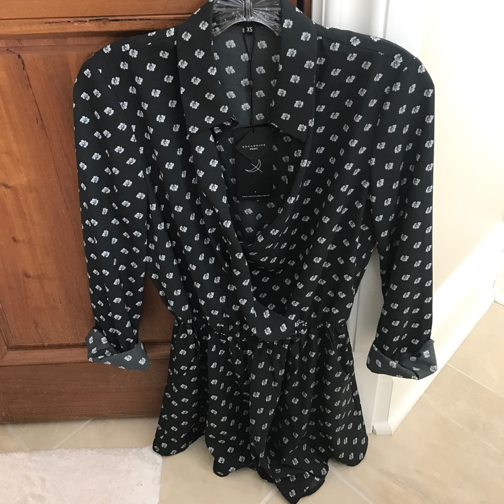 Long sleeve black and white print romper!