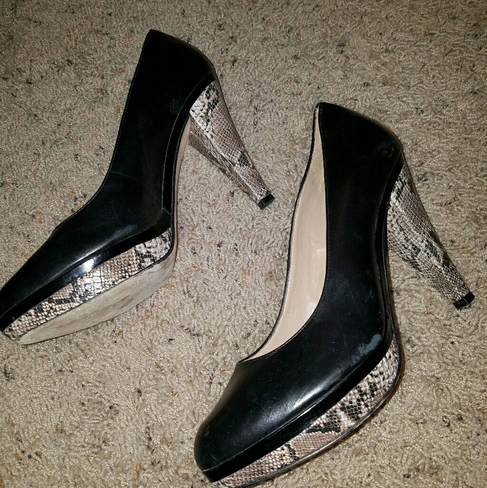 ****PRICE DROP**** Antonio Melani Heels - Picture 3 of 5