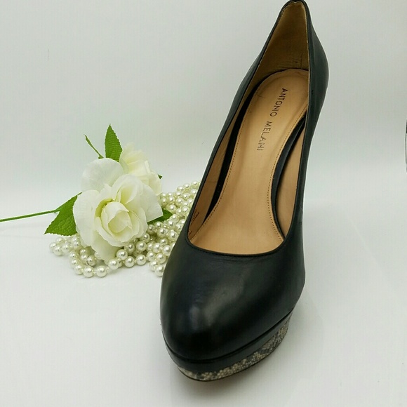 ****PRICE DROP**** Antonio Melani Heels - Picture 4 of 5