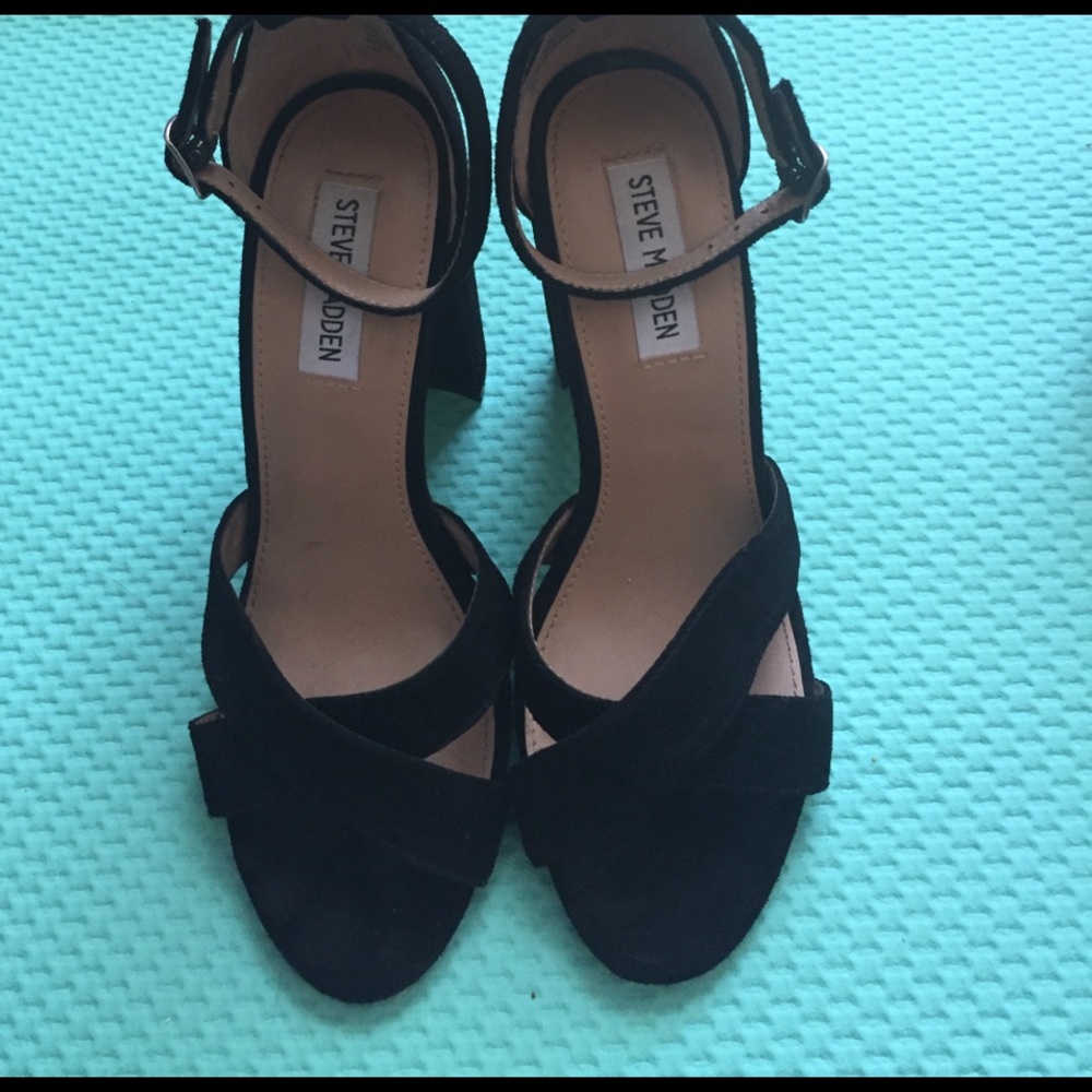 Steve Madden Black Pumps