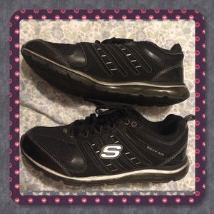 Skechers Black Revv Air size 8.5