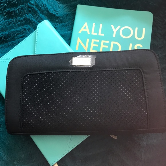 Authentic Giorgio Armani make up bag - Picture 4 of 7